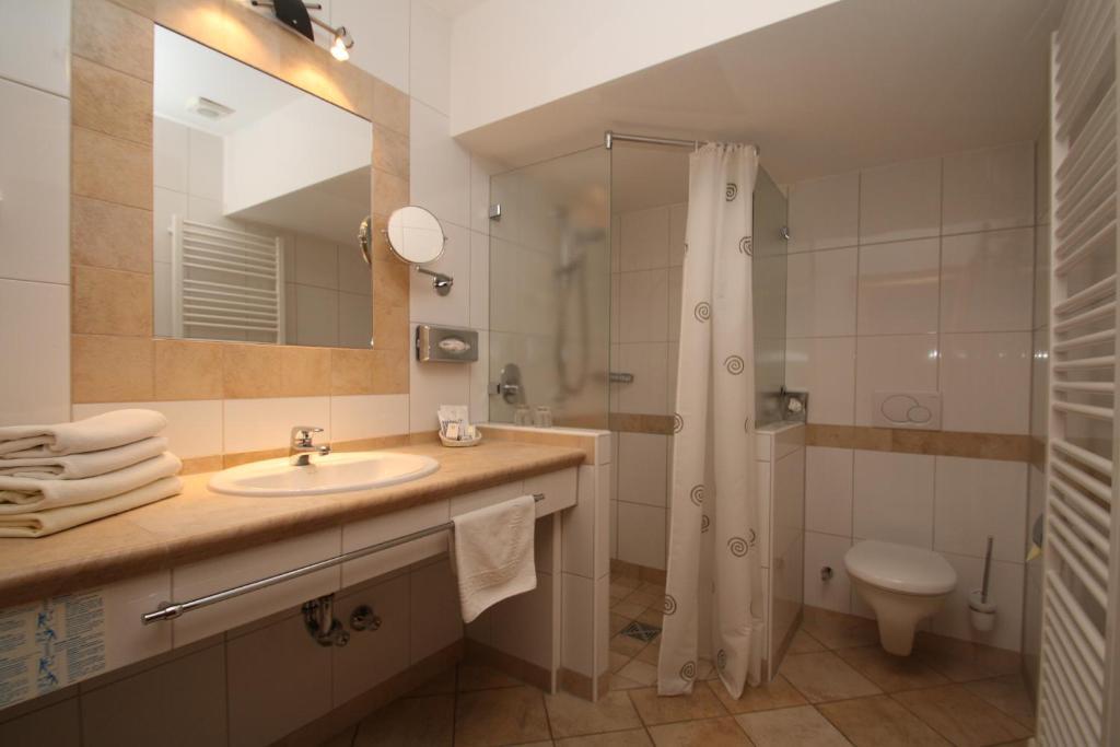 Hotel-Restaurant Gasthaus Bonimeier Niedergottsau الغرفة الصورة